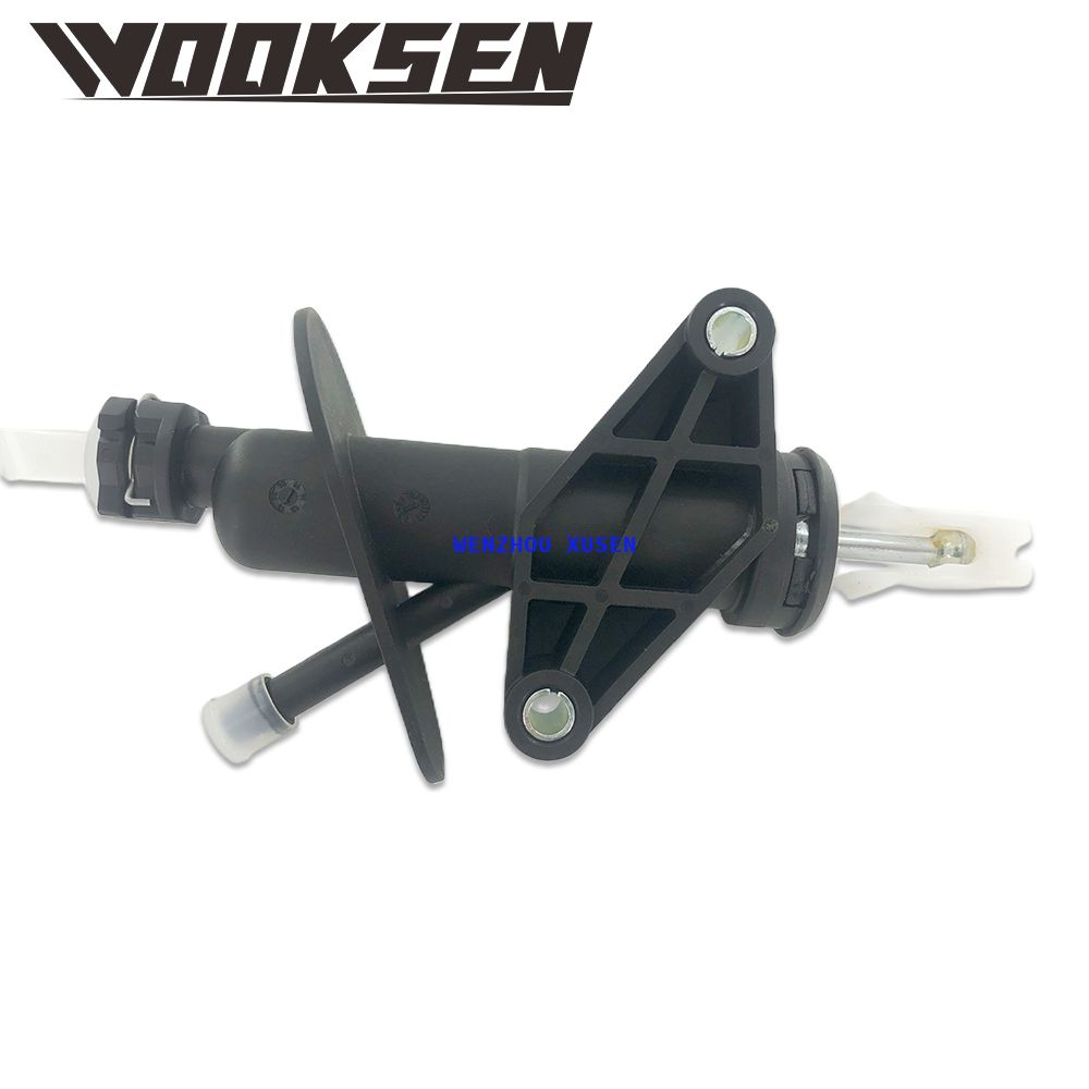 Clutch master cylinder 1121925 1137983 1206790 1326848 1351651 1S717A543AE for FORD MONDEO III JAGUAR X-TYPE