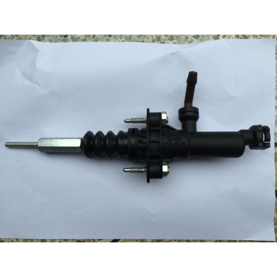 Clutch master cylinder 330 721 401B for VW SANTANA 3000
