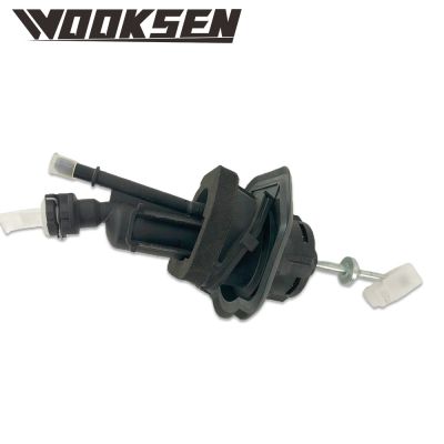 Clutch master cylinder 1330267 3M517A543BD for FORD Focus MK2 MK3 C-MAX MAZDA 3 5 VOLVO C30 C70