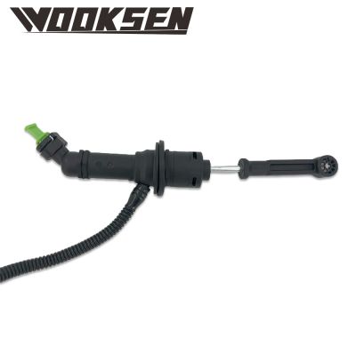 Clutch master cylinder 306104118R for LADA X-RAY RENAULT Sandero 2 1.6i 16V K4M